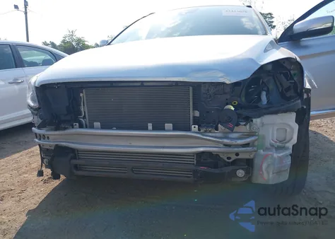 2016 Volvo Xc60 T5 Premier из США, поврежденный, VIN YV4612RK4G2782953